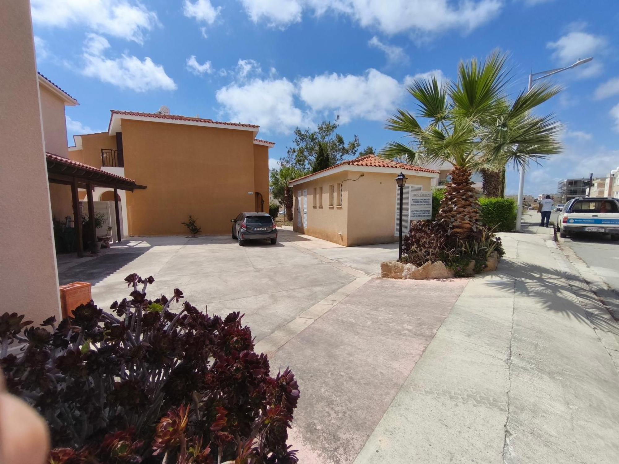 Eden Gardens Villa Paphos Bagian luar foto
